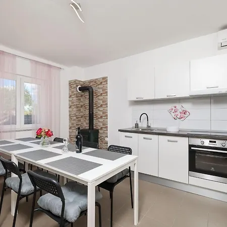 Lägenhet Wohnung A1 Direkt Am By Interhome Ljubač