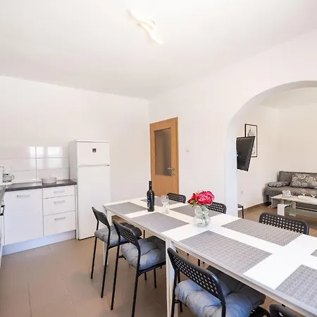 Wohnung A1 Direkt Am By Interhome Ljubač